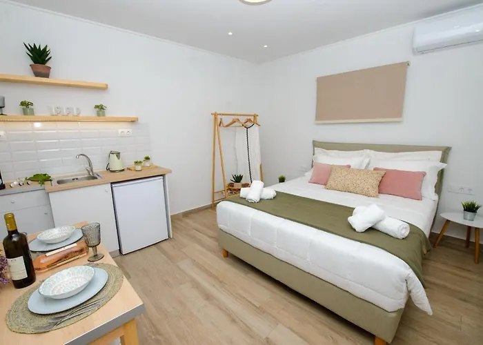 Kumquat Studio Gouvia